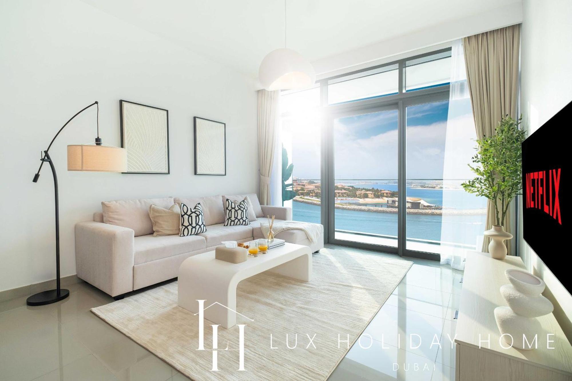 Lux The Beachfront Island View Apartment *