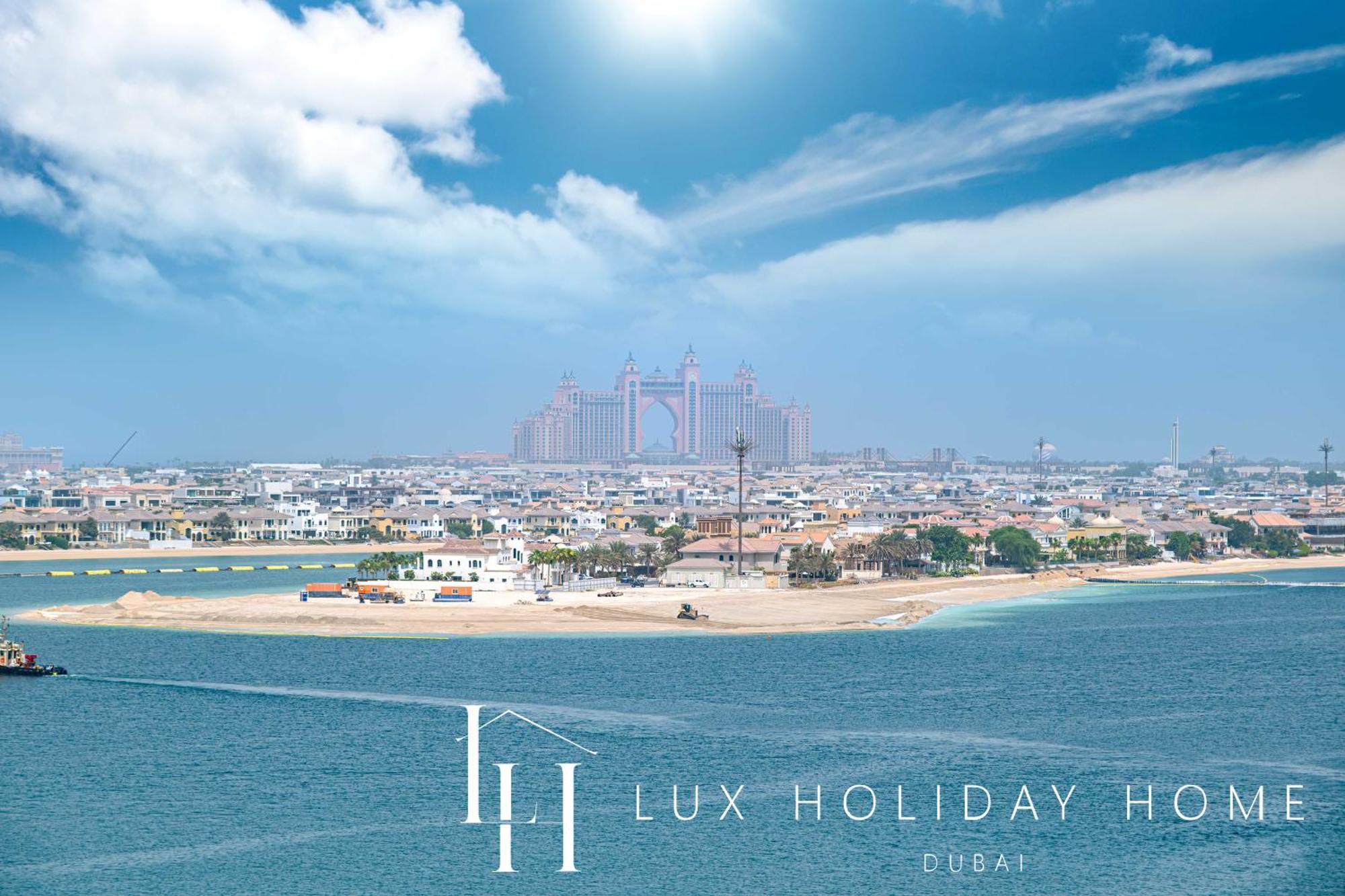 Lux The Beachfront Island View Apartment