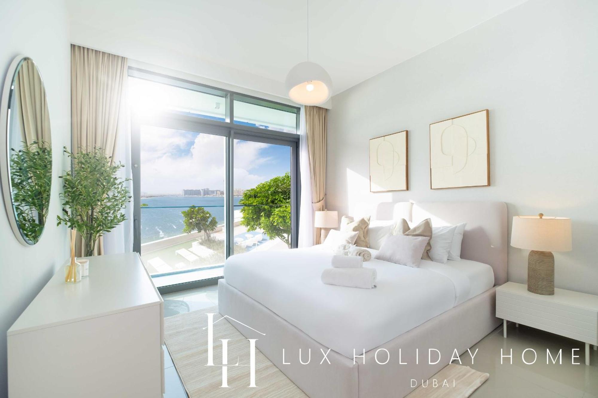 Lux The Beachfront Island View